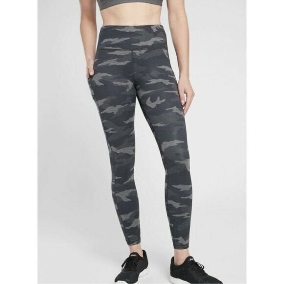 ATHLETA Ultimate Stash Pocket Camo 7/8 Tight SuperSonic Grey Women’s Size 1X - Picture 1 of 10